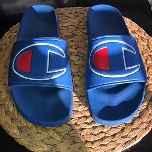 Champion slides size 11